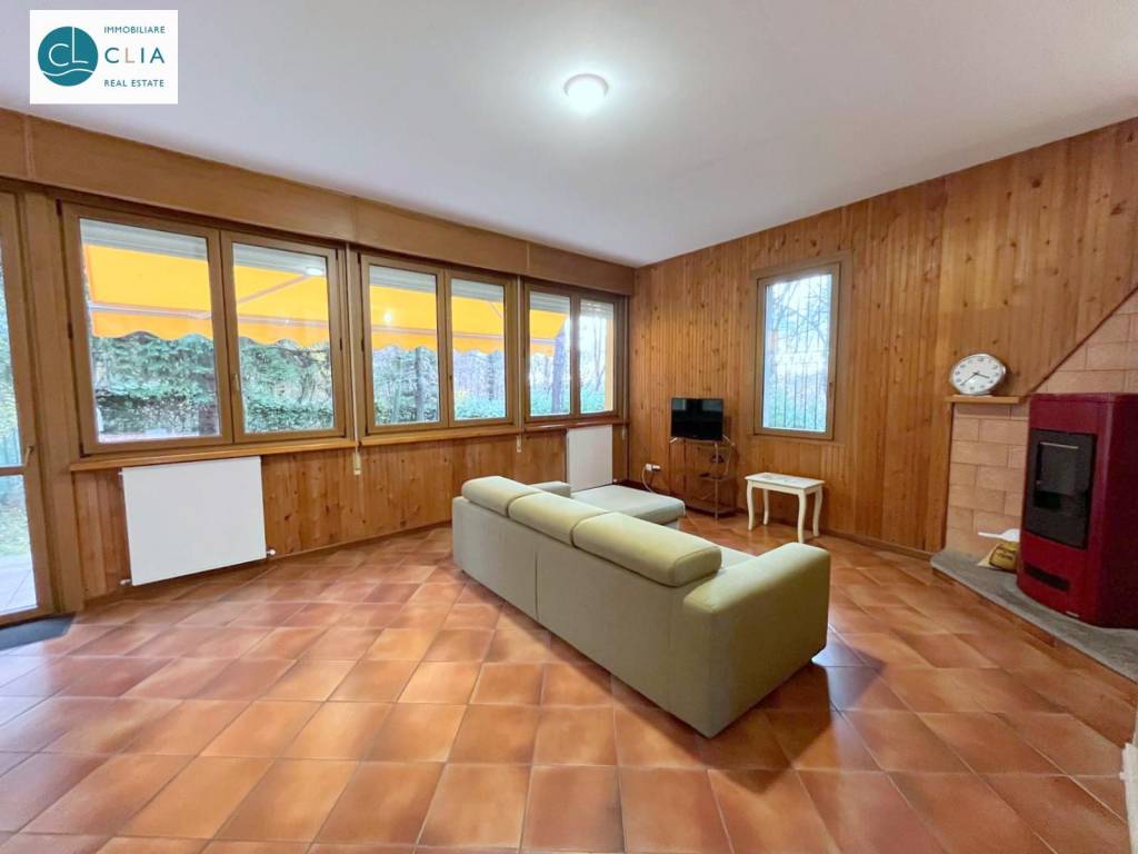 casa indipendente in vendita a Venegono Superiore in zona Pianbosco