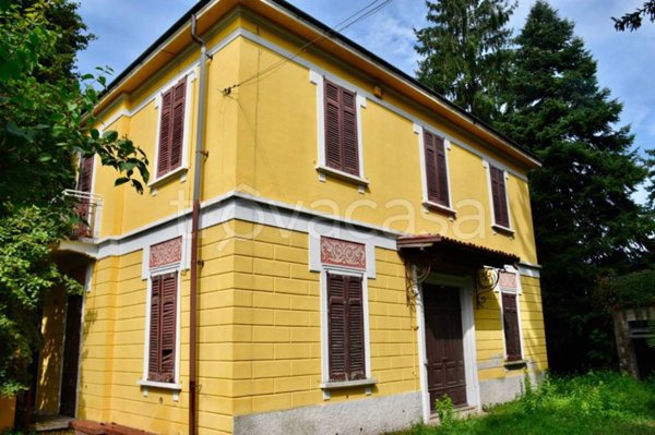 casa indipendente in vendita a Venegono Superiore
