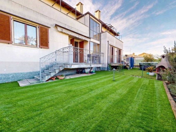 appartamento in vendita a Venegono Superiore