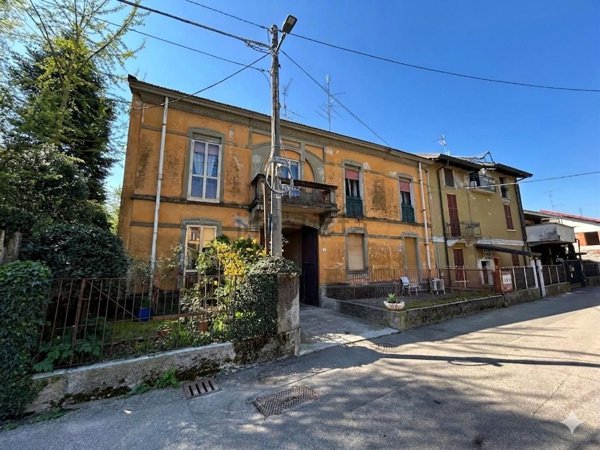 appartamento in vendita a Venegono Superiore