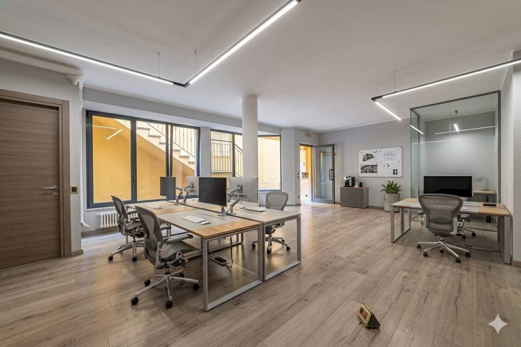ufficio in vendita a Venegono Superiore in zona San Martino