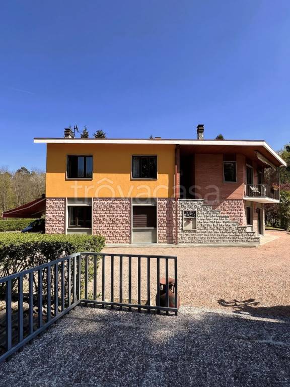 casa indipendente in vendita a Venegono Superiore in zona Pianasca