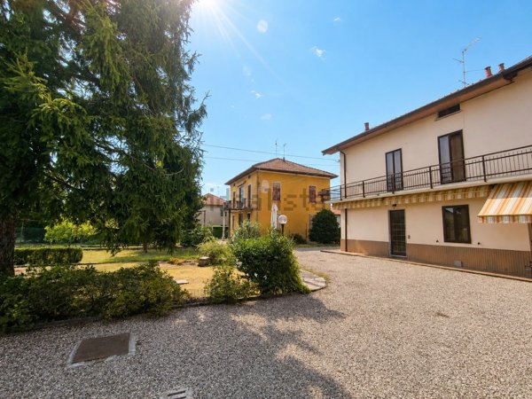 casa indipendente in vendita a Venegono Superiore