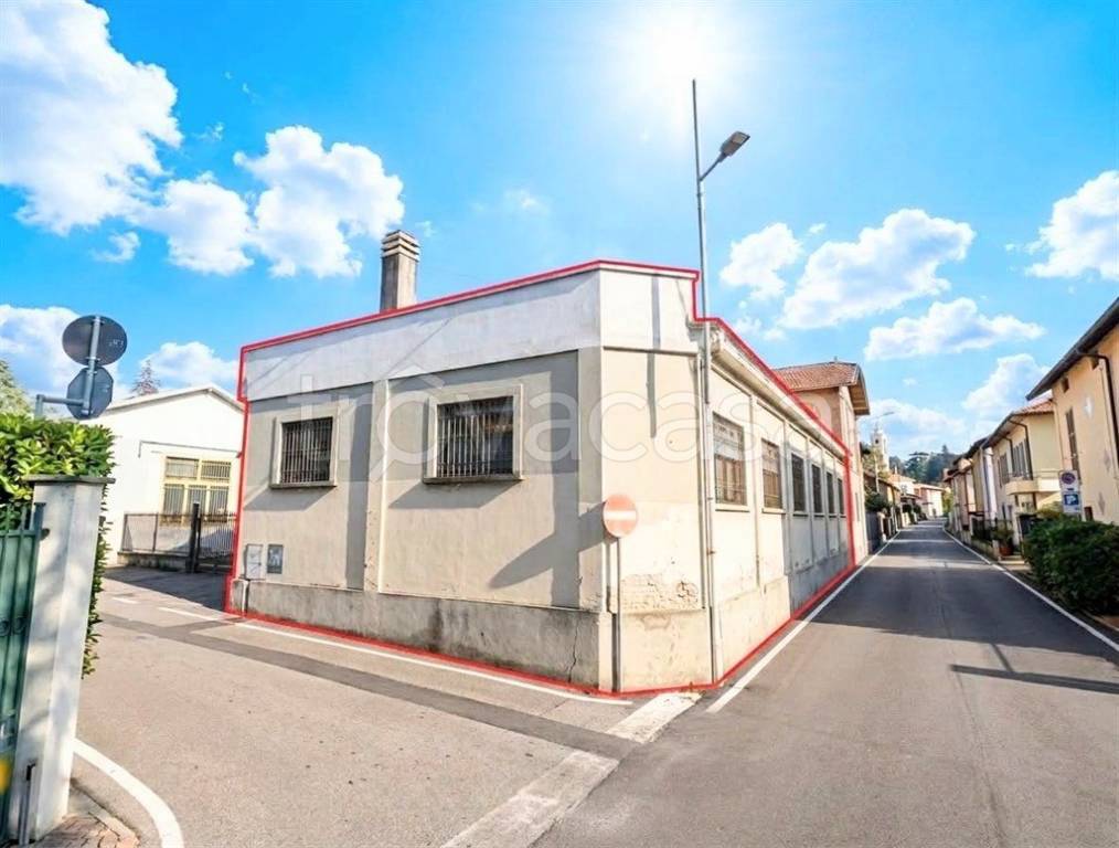 appartamento in vendita a Venegono Superiore in zona San Martino