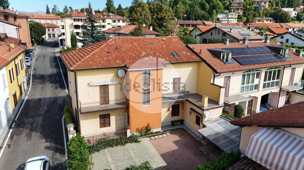 appartamento in vendita a Venegono Superiore in zona Pianasca