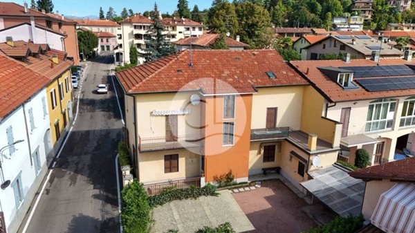appartamento in vendita a Venegono Superiore