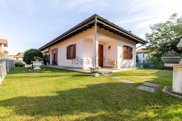 casa indipendente in vendita a Venegono Superiore in zona San Martino