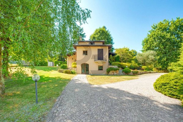 casa indipendente in vendita a Venegono Superiore in zona Pianasca