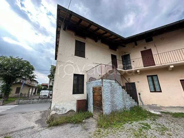 appartamento in vendita a Vergiate in zona Corgeno