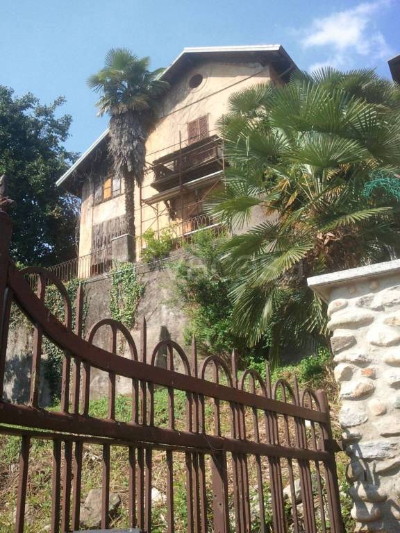 casa indipendente in vendita a Vergiate