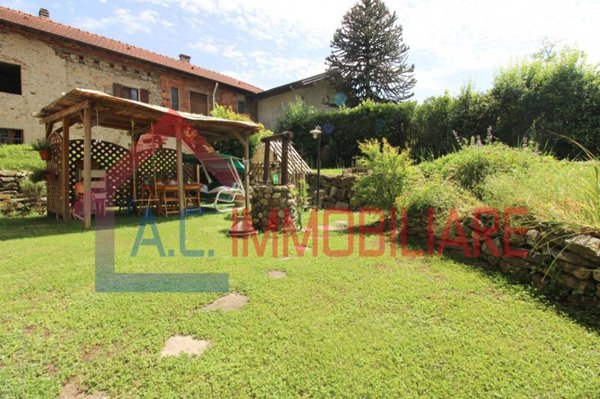 casa indipendente in vendita a Vergiate in zona Cimbro