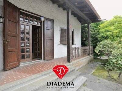casa indipendente in vendita a Vergiate