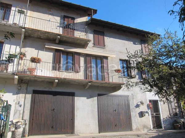 casa indipendente in vendita a Vergiate