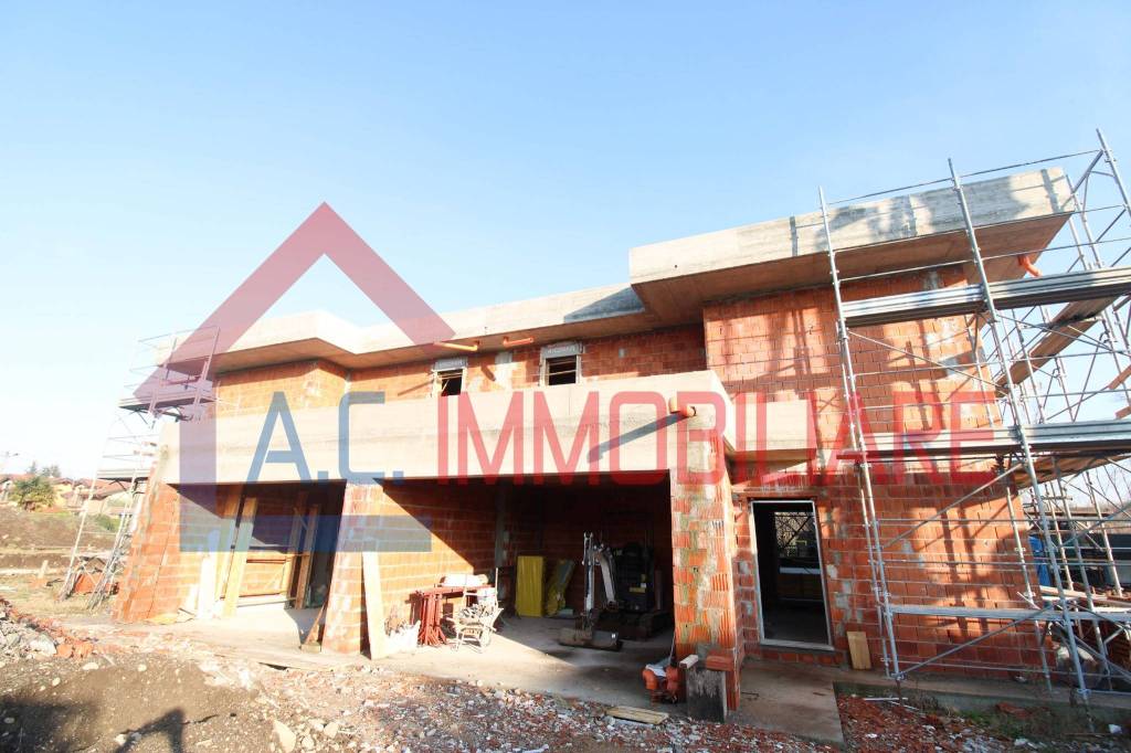 casa indipendente in vendita a Vergiate