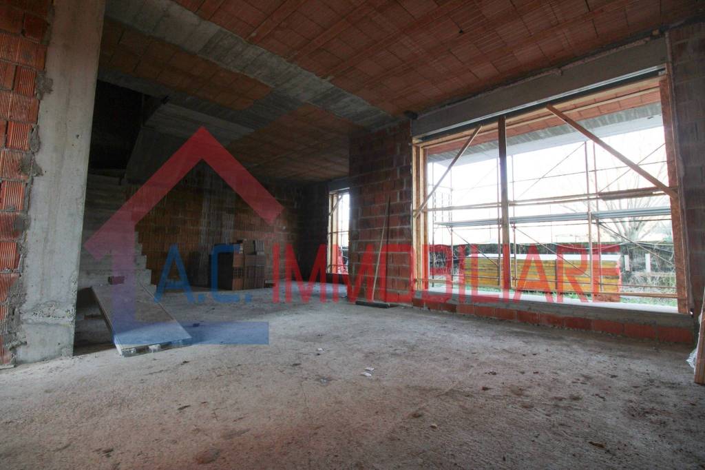 casa indipendente in vendita a Vergiate