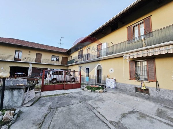 casa indipendente in vendita a Vergiate