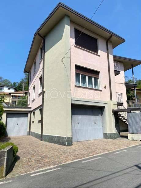 casa indipendente in vendita a Vergiate