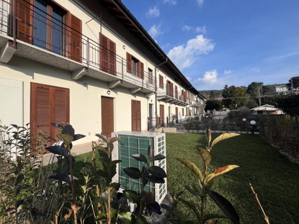 appartamento in vendita a Vergiate in zona Corgeno