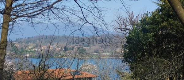 casa indipendente in vendita a Vergiate