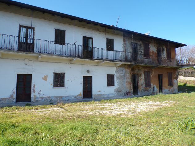 casale in vendita a Vergiate