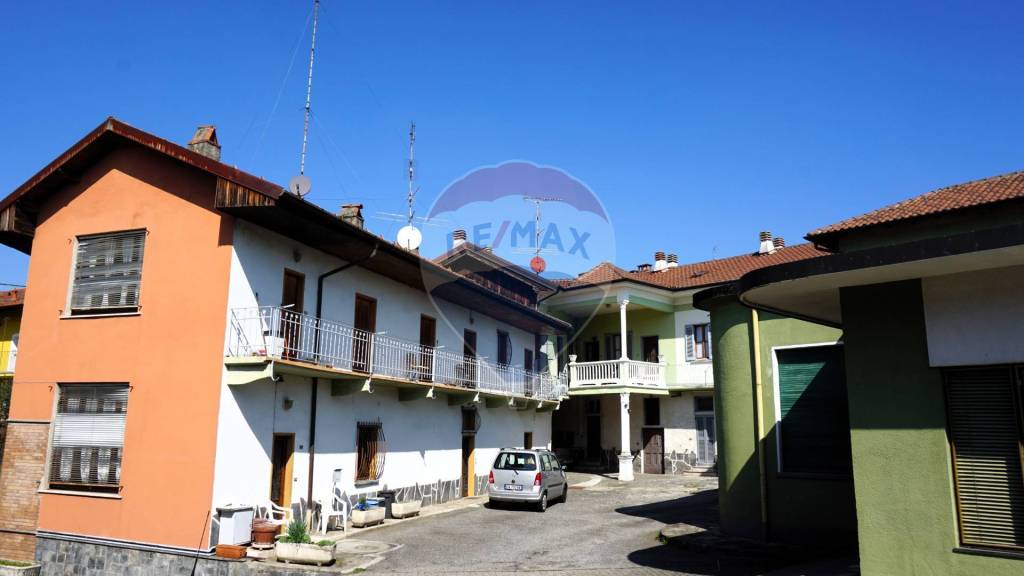 locale commerciale in vendita a Vergiate