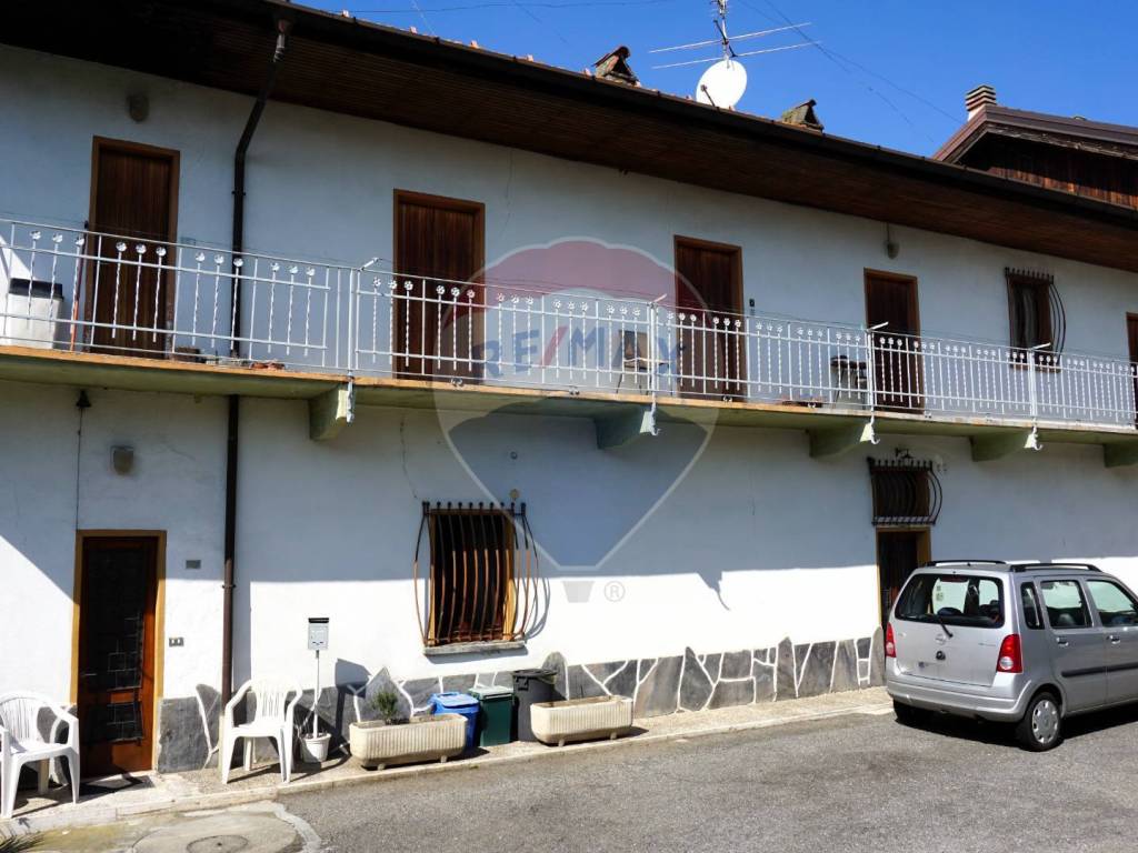 casa indipendente in vendita a Vergiate
