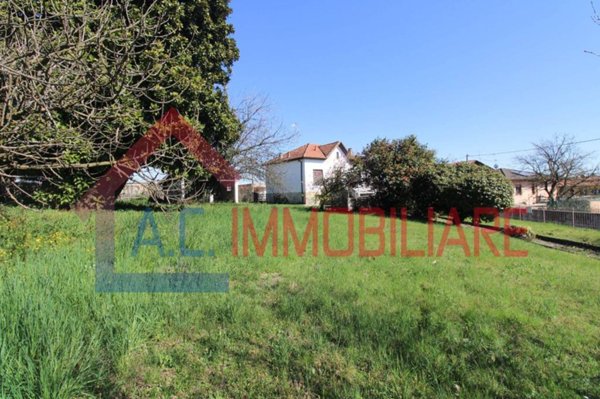 casa indipendente in vendita a Vergiate