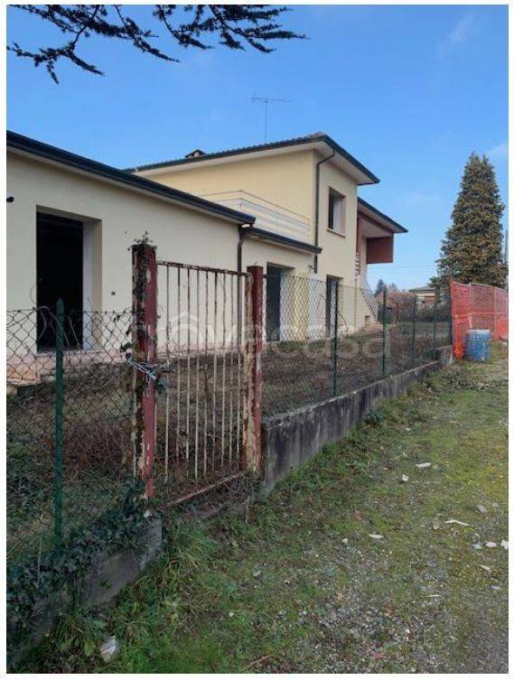 appartamento in vendita a Vergiate in zona Cimbro