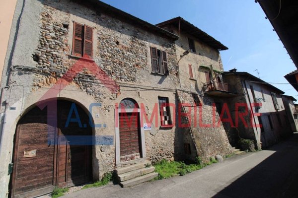 appartamento in vendita a Vergiate