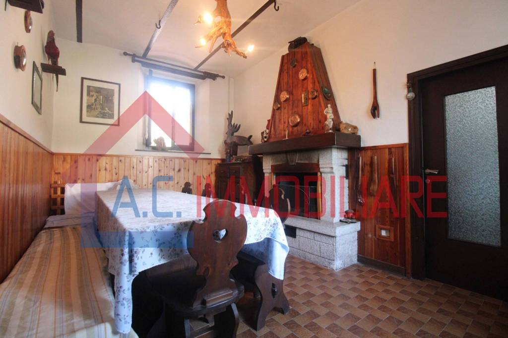 casa indipendente in vendita a Vergiate