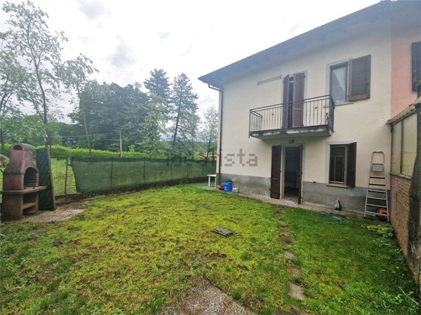 appartamento in vendita a Vergiate in zona Corgeno