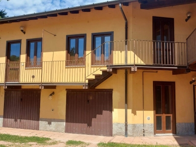 appartamento in vendita a Vergiate in zona Corgeno