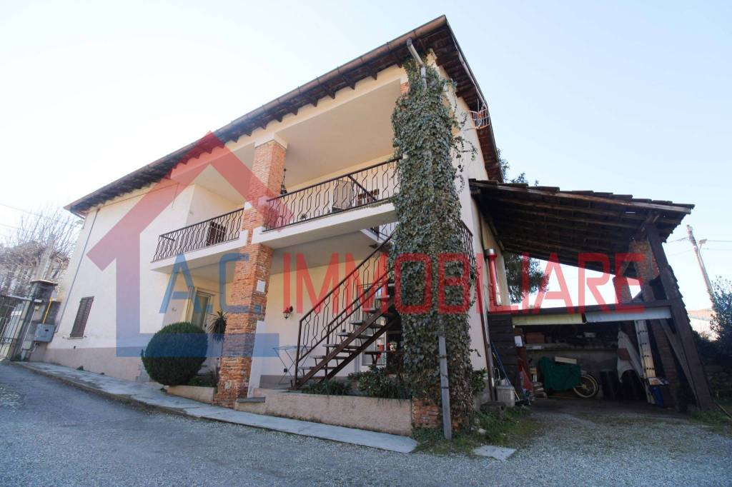 appartamento in vendita a Vergiate in zona Corgeno