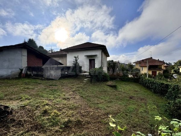 casa indipendente in vendita a Vergiate