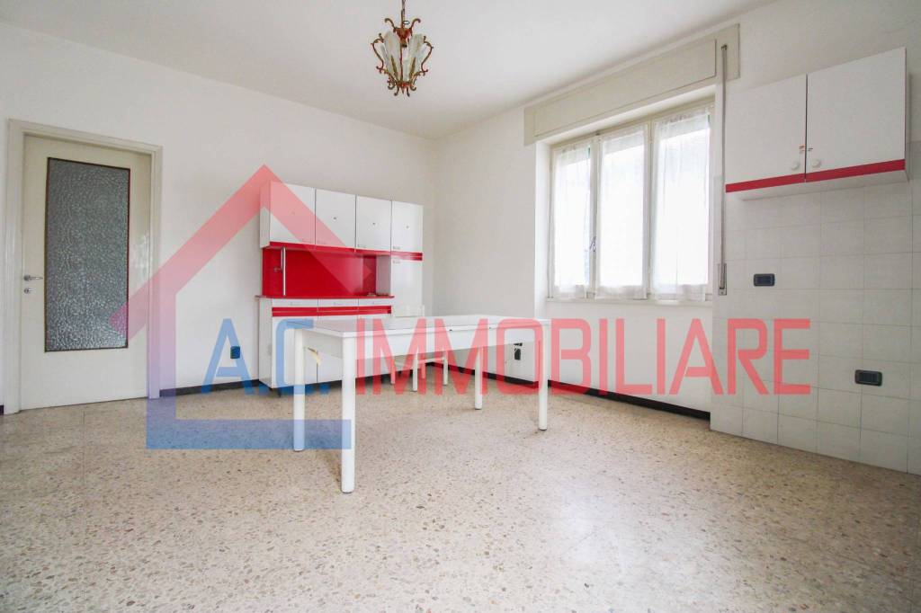 appartamento in vendita a Vergiate in zona Corgeno