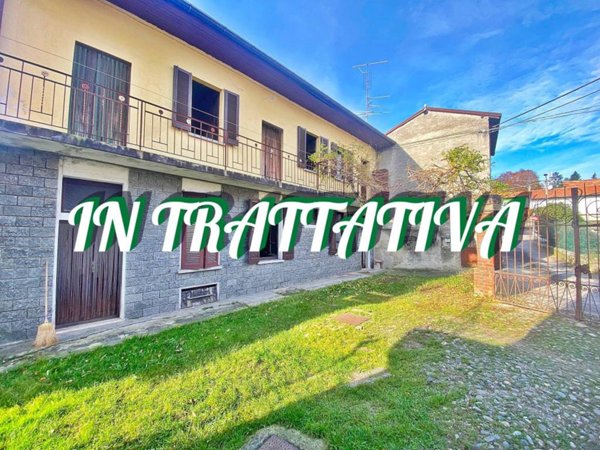 casa indipendente in vendita a Vergiate