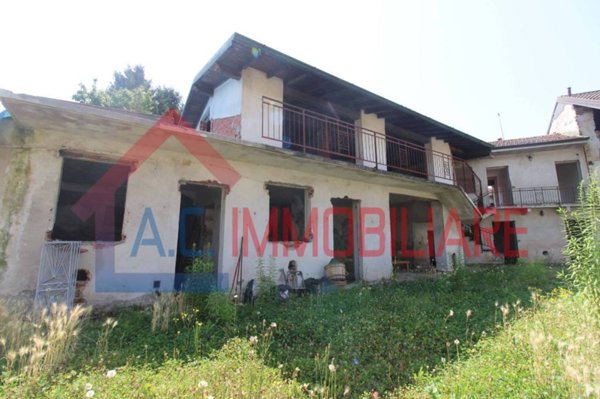 casa indipendente in vendita a Vergiate