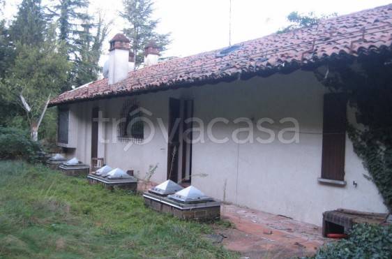 casa indipendente in vendita a Vergiate