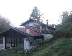 casa indipendente in vendita a Vergiate in zona Corgeno