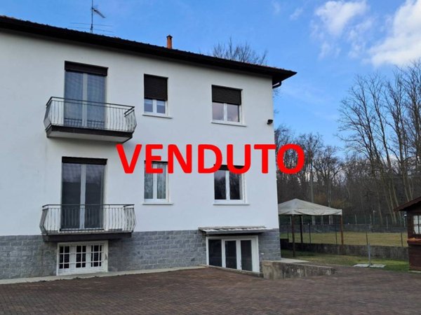 casa indipendente in vendita a Vergiate