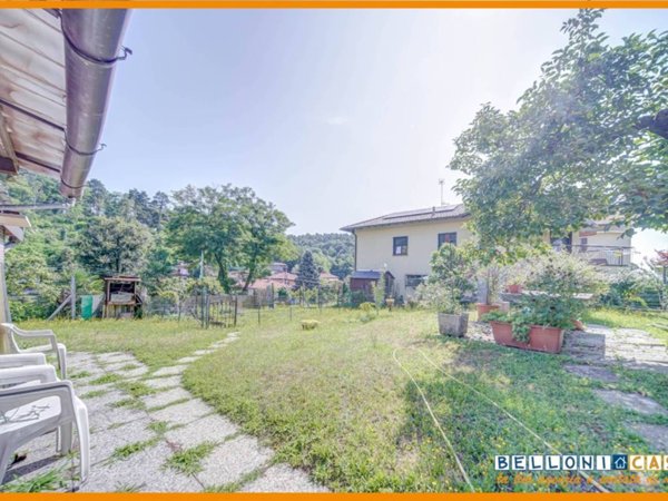 casa indipendente in vendita a Vergiate in zona Cuirone