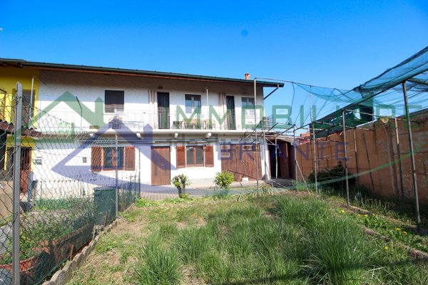appartamento in vendita a Vergiate in zona Sesona