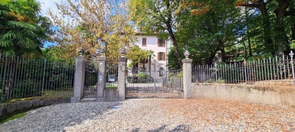 villa in vendita a Vergiate