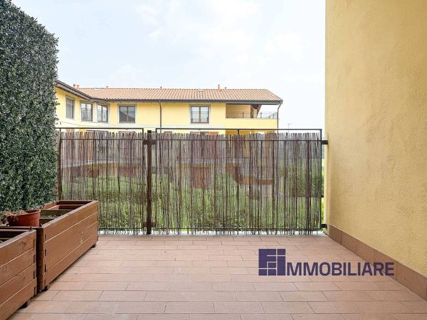 appartamento in vendita a Vergiate in zona Cimbro