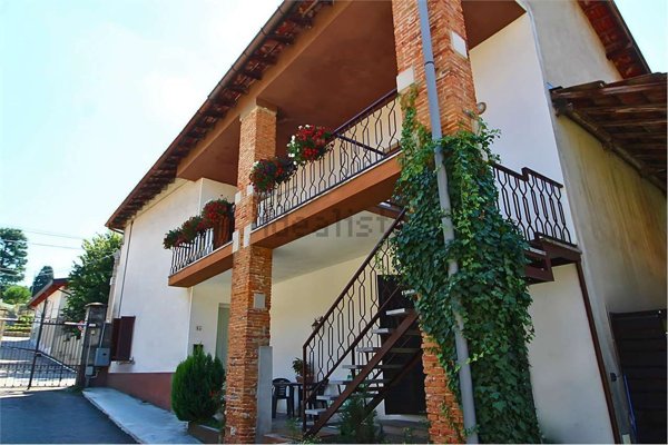 appartamento in vendita a Vergiate in zona Corgeno