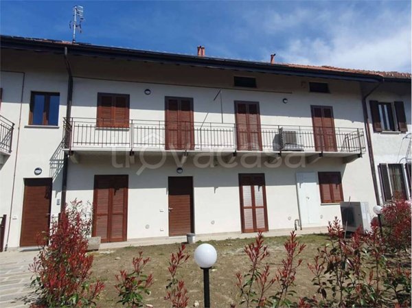 appartamento in vendita a Vergiate in zona Corgeno