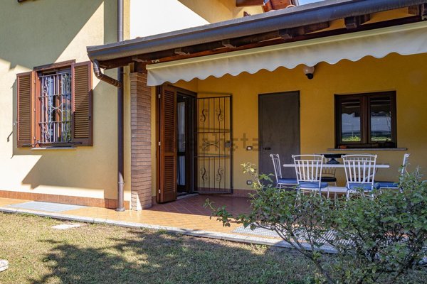 casa indipendente in vendita a Vergiate
