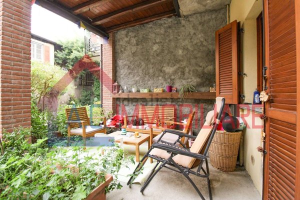 appartamento in vendita a Vergiate in zona Cuirone