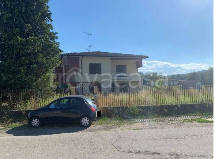 casa indipendente in vendita a Vergiate in zona Cimbro