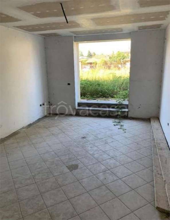 casa indipendente in vendita a Vergiate in zona Cimbro